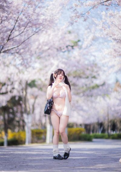 黑丝美女被操逼_手机在线免费观看